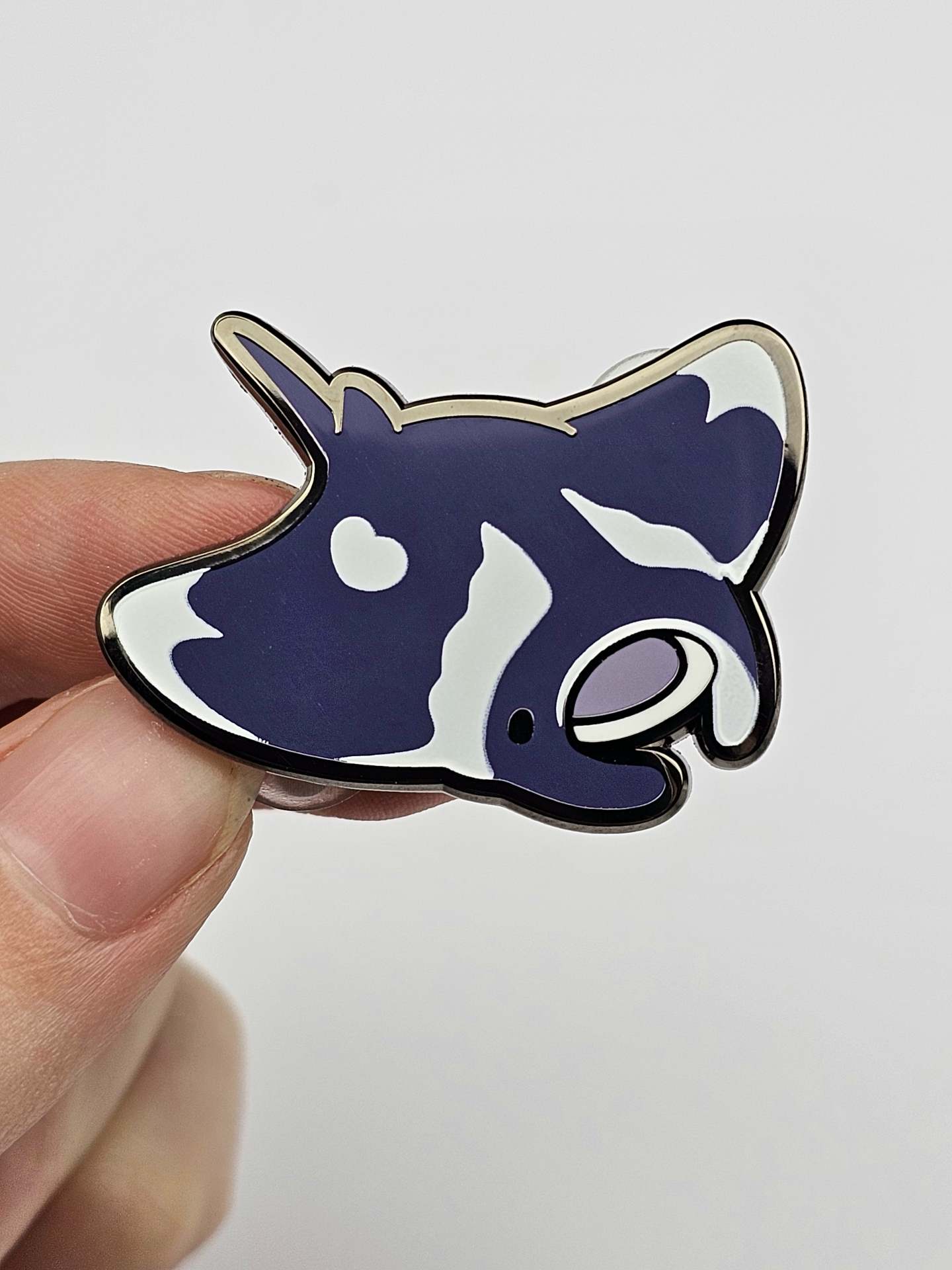 Black Manta Ray Pin