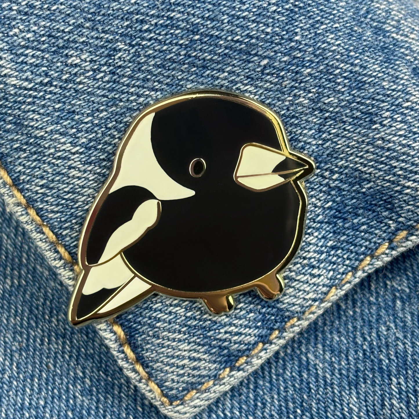 Magpie Enamel Pin